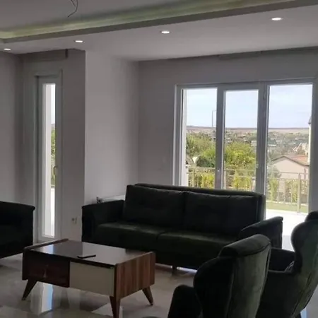 Magnificient White Villa! Private Pool And Garden! Professional Team! Büyükçekmece