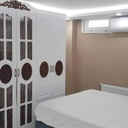 Magnificient White Villa! Private Pool And Garden! Professional Team! * Büyükçekmece