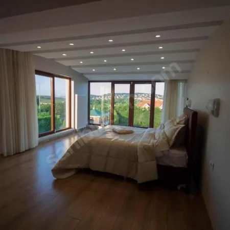 Magnificient White Villa! Private Pool And Garden! Professional Team! Villa
