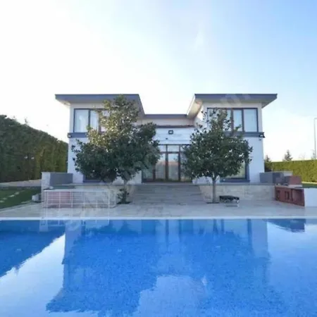Magnificient White Villa! Private Pool And Garden! Professional Team! *
